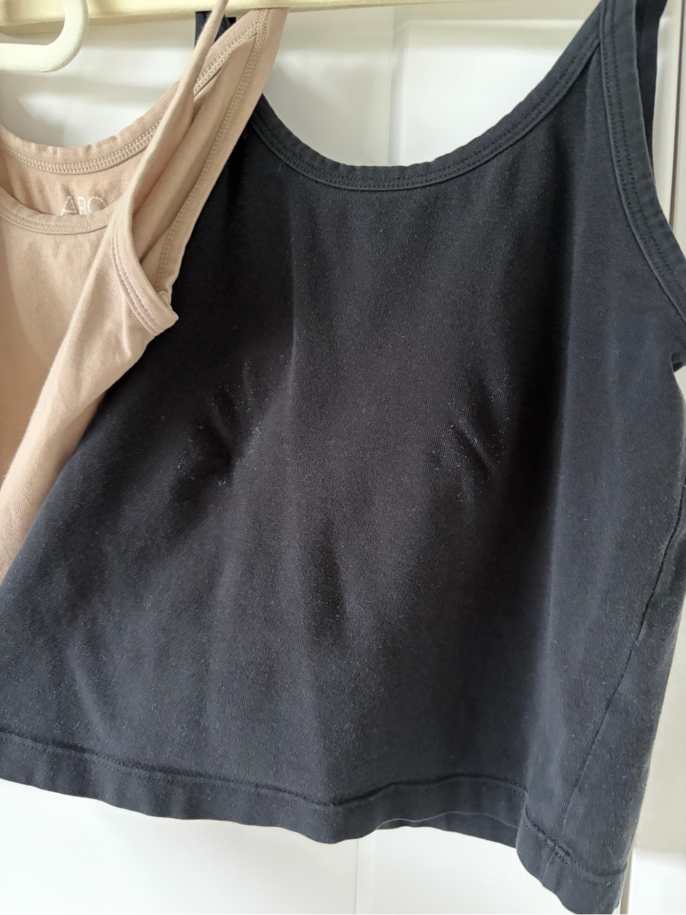 ARQ Medium Crop Tank Bundle of 2 - Picture 5 of 7